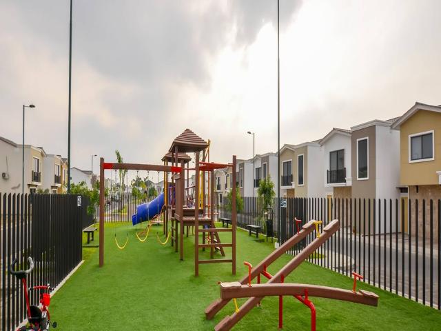#1049 - Casas para Venta en Samborondon - G