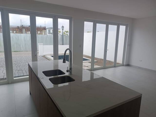 #1176 - Casas para Venta en Samborondon - G - 1