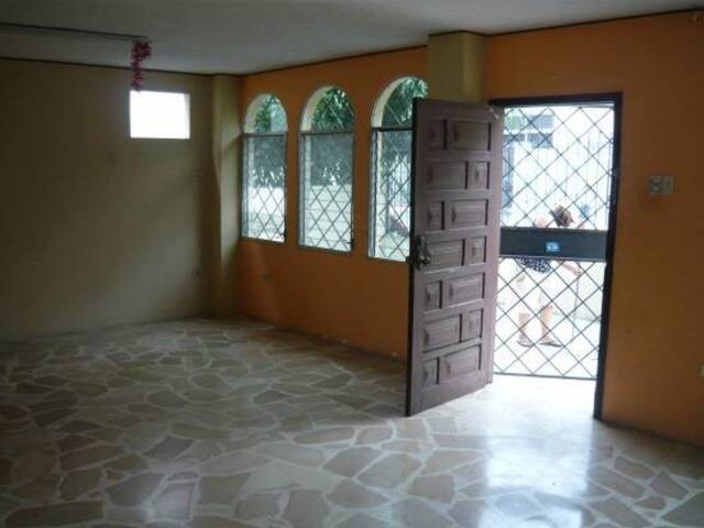 #1210 - Casas para Venta en Guayaquil - G - 2