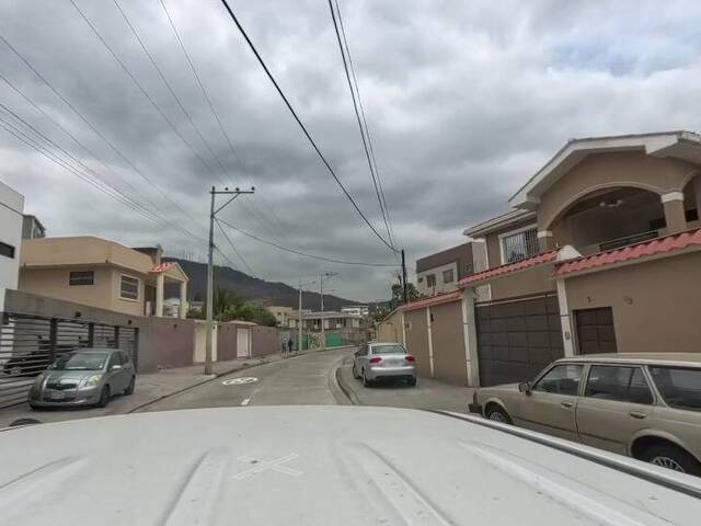 Venta en Ceibos - Santa Cecilia - Guayaquil