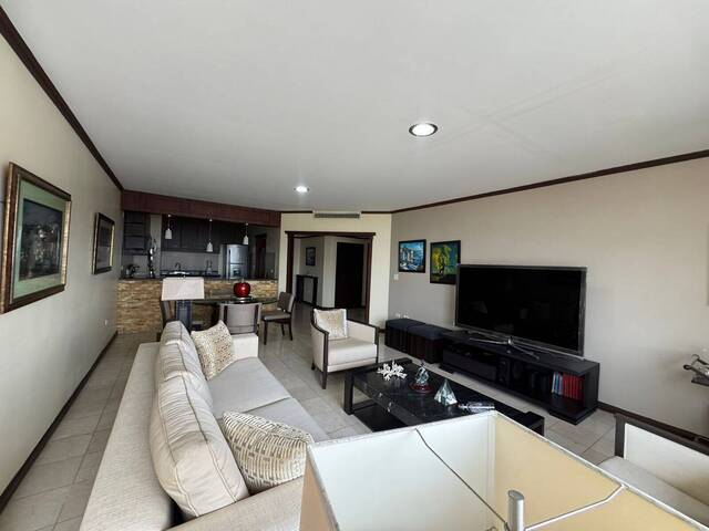 Venta en Av Francisco de Orellana - Guayaquil