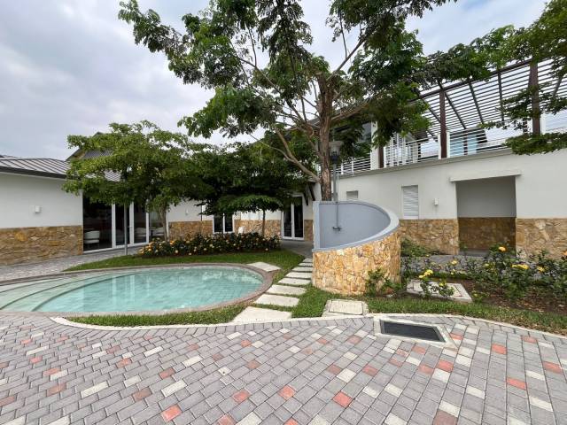 Venta en Vía a Samborondon km 9 - Samborondon