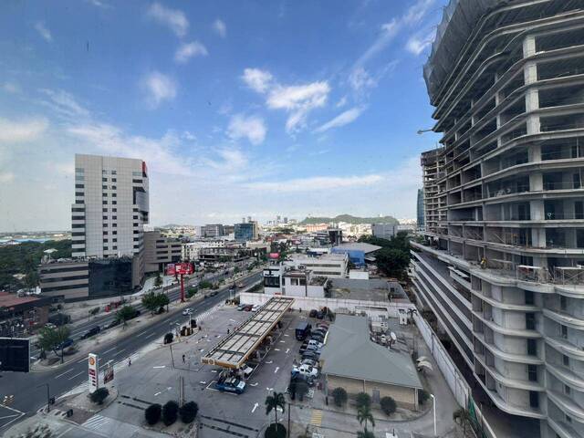 Venta en Av Francisco de Orellana - Guayaquil